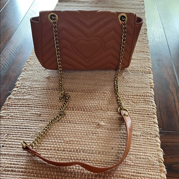 Tan Shoulder Bag with Gold Chain - Picture 2 of 4